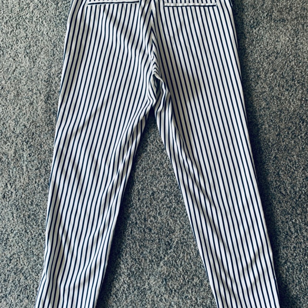 H&M Striped Cropped Pants EUC - Picture 6 of 6